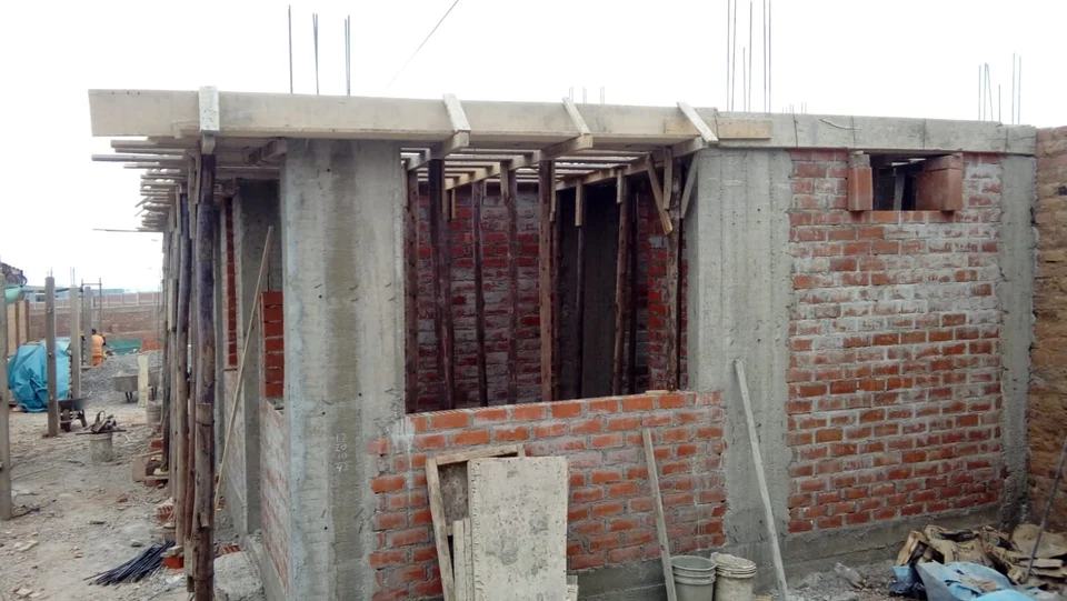 Oficina y almacén de carpintería